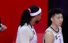 湯普森遭驅(qū)逐，廖三寧爆發(fā)26+8，墊底隊(duì)險(xiǎn)勝一局！